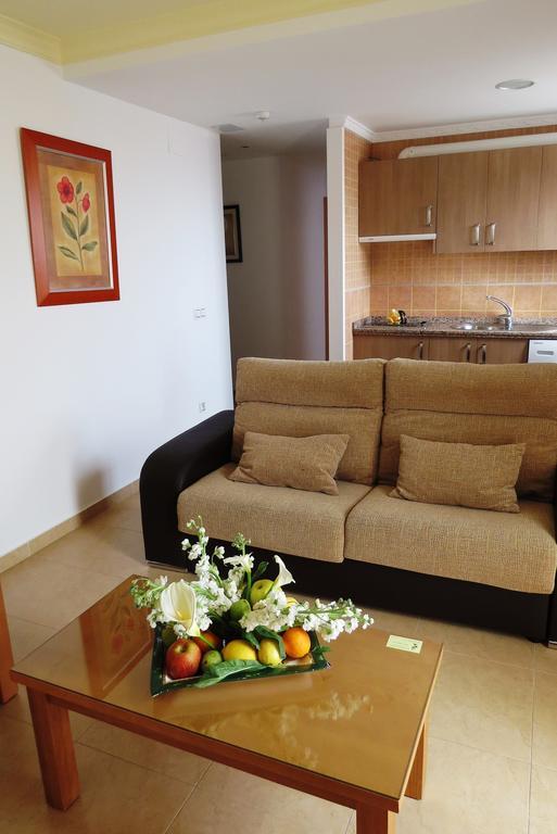 Apartamentos Turisticos Las Yucas Torre Del Mar Exterior photo