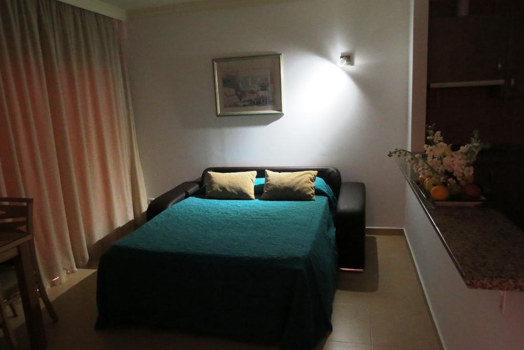 Apartamentos Turisticos Las Yucas Torre Del Mar Exterior photo