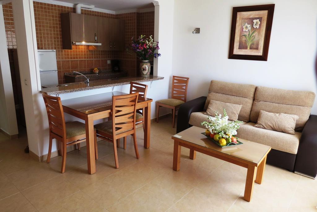 Apartamentos Turisticos Las Yucas Torre Del Mar Exterior photo