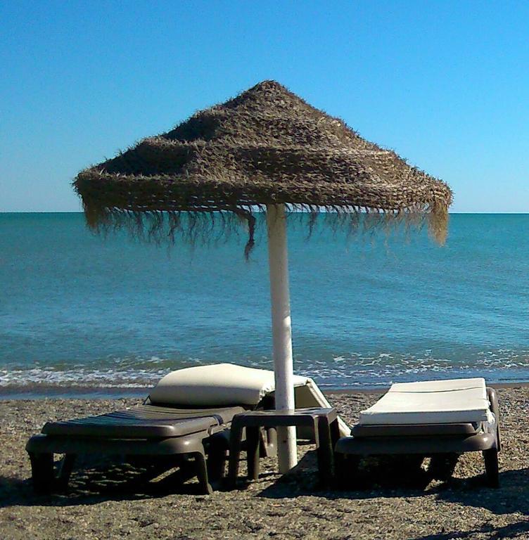 Apartamentos Turisticos Las Yucas Torre Del Mar Exterior photo
