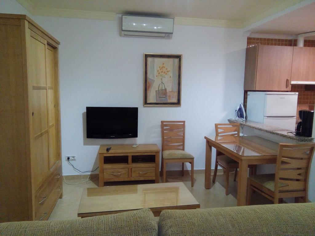 Apartamentos Turisticos Las Yucas Torre Del Mar Exterior photo